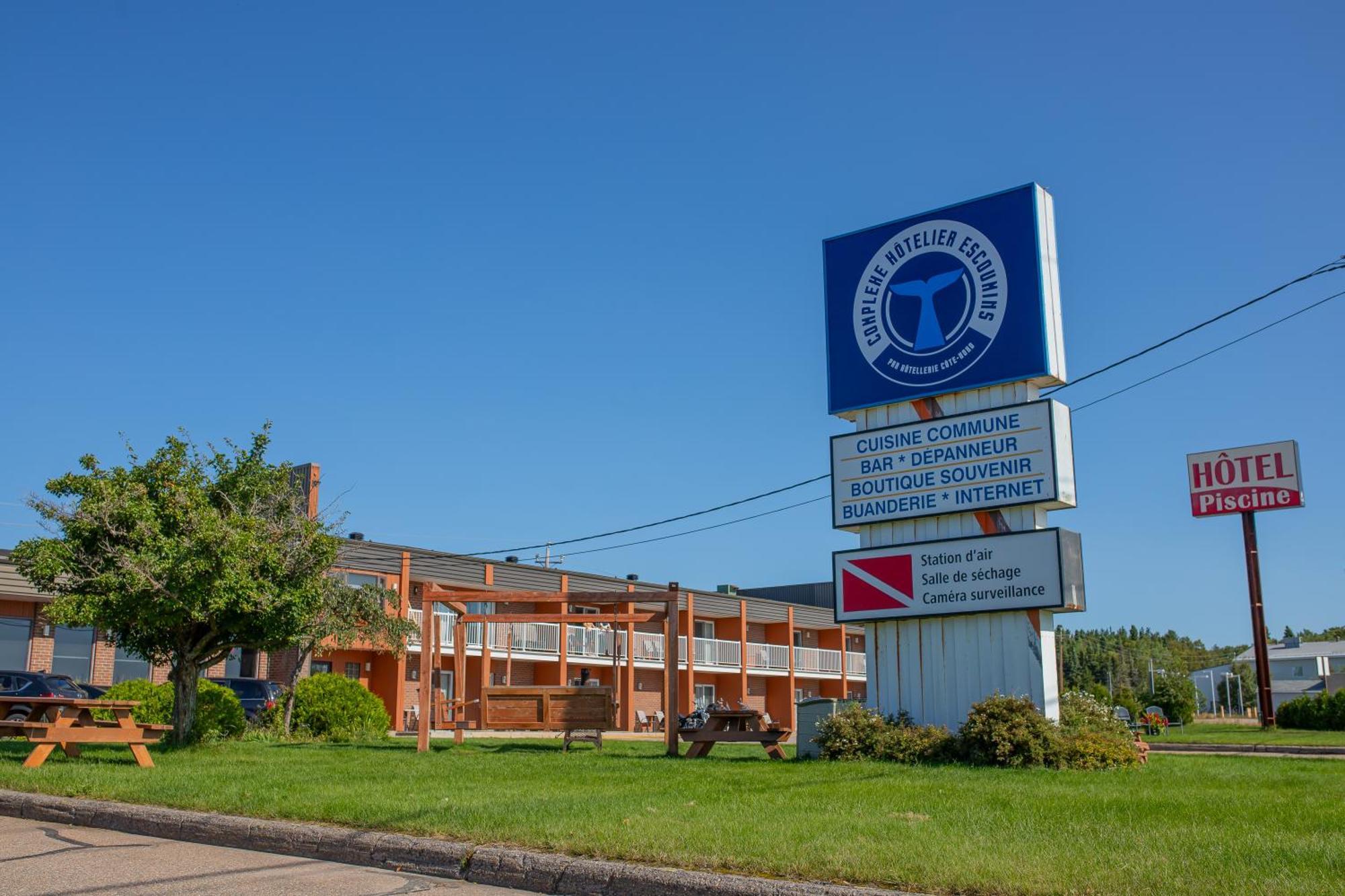 Complexe Hotelier Escoumins Лез-Эскумен Экстерьер фото