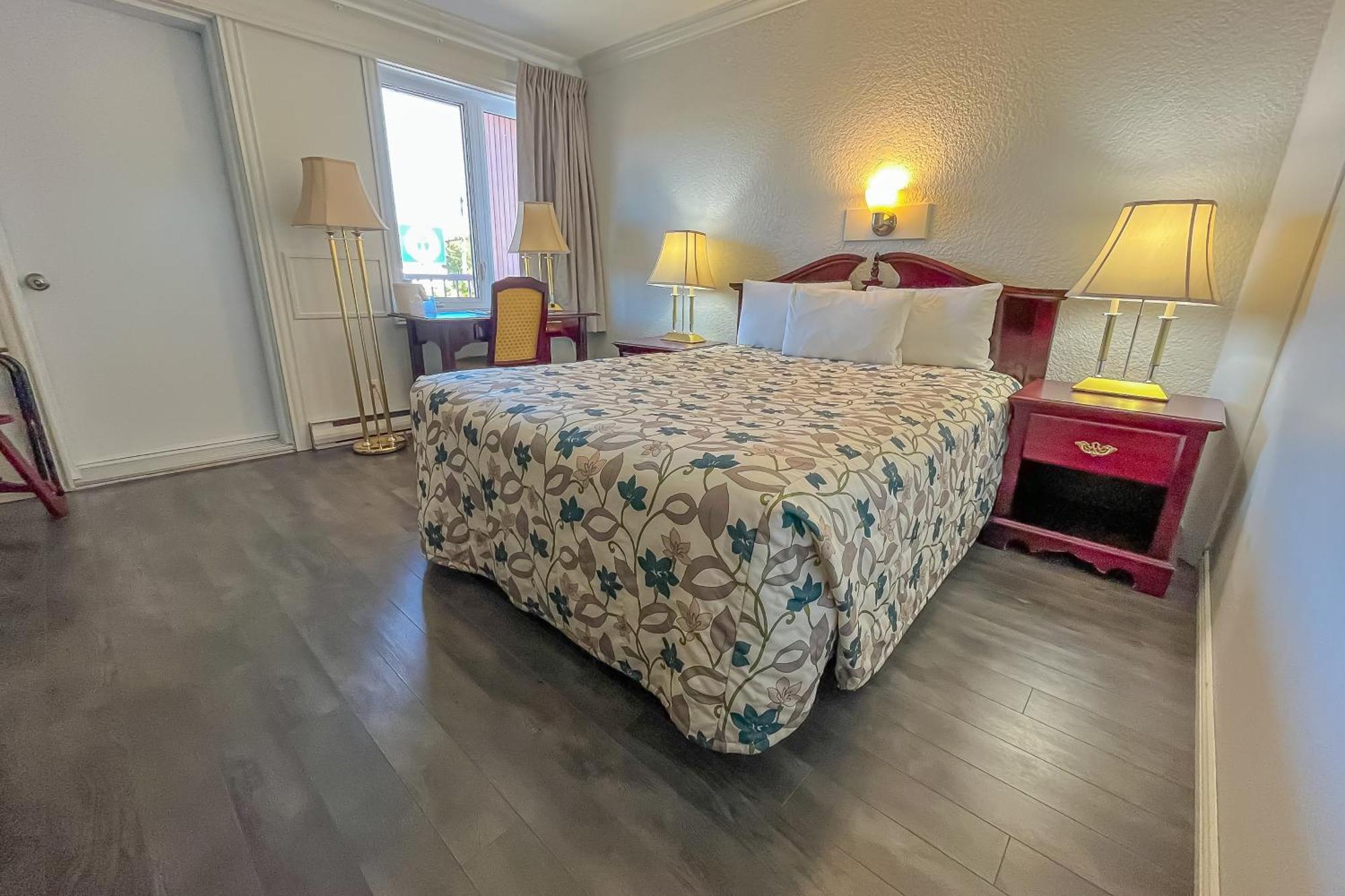 Complexe Hotelier Escoumins Лез-Эскумен Экстерьер фото